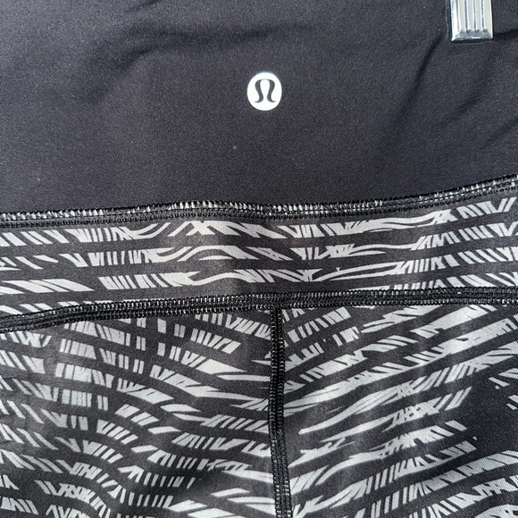 Lululemon Pace Rival Crop- Full- On Luxtreme - Picture 4 of 6